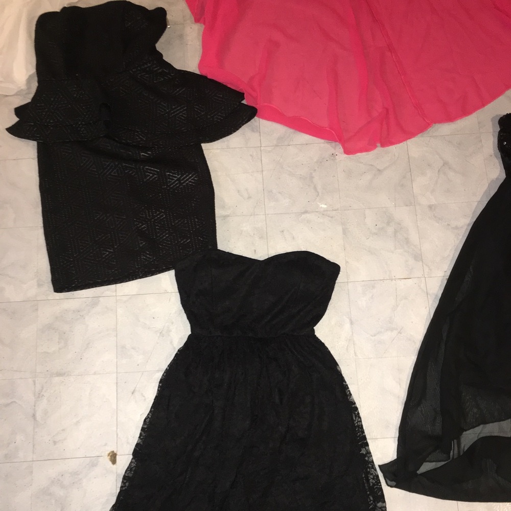 Dresses - Picture 3 of 4